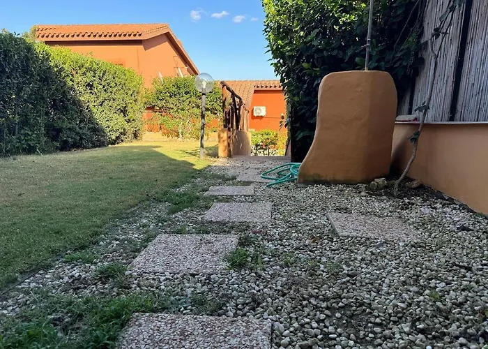 Amaresardegna11 Con Giardino 度假居